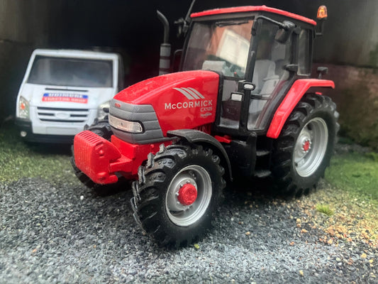 Obsolete Universal Hobbies McCormick CX105 Tractor 1:32 Dealer Box Image