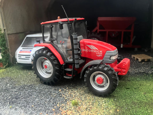 Obsolete Universal Hobbies McCormick CX105 Tractor 1:32 Dealer Box Image 2