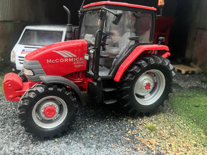 Obsolete Universal Hobbies McCormick CX105 Tractor 1:32 Dealer Box Image 3