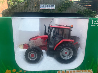 Obsolete Universal Hobbies McCormick CX105 Tractor 1:32 Dealer Box Image 6