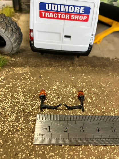 Pair of flashing right and left light Beacon light tractor truck 1:32 scale Image