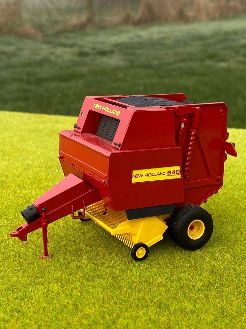 Pre order MAP Miniagripassion New Holland 640 Baler Scratch built COLLECTION ONLY Image