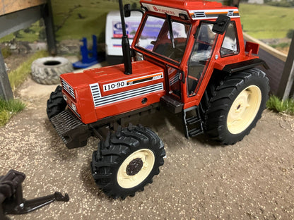REP020 Replicagri Fiat 110-90 tractor 1:32 scale Boxed Image 4