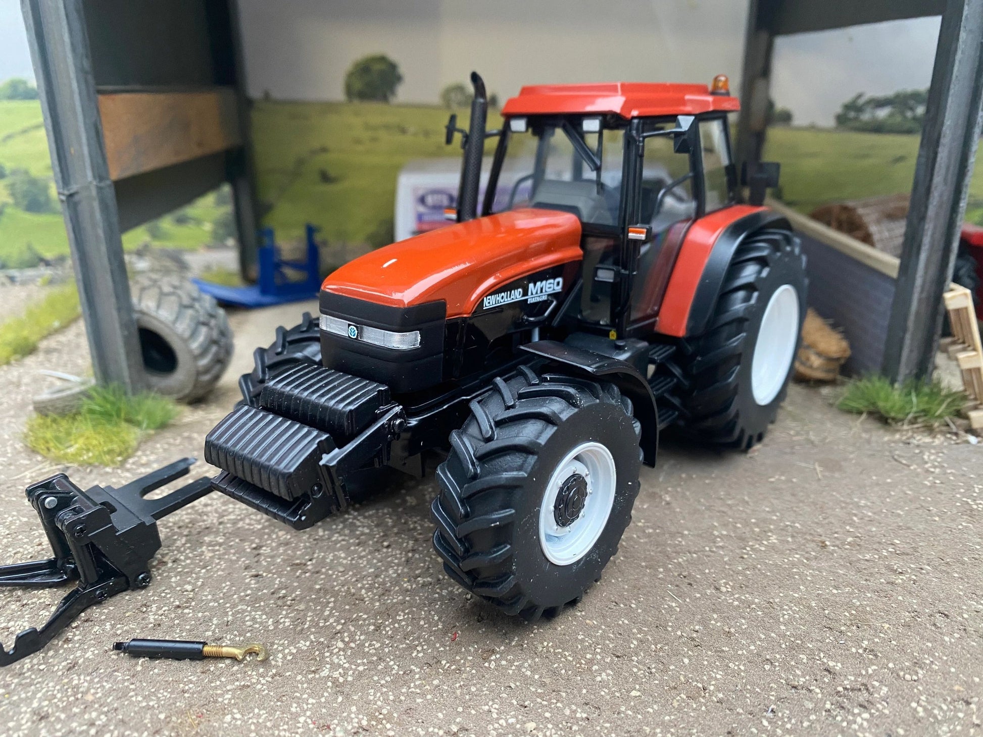 REP022 Replicagri New Holland Fiatagri M160 Tractor Boxed 1:32 scale IN STOCK Image 2