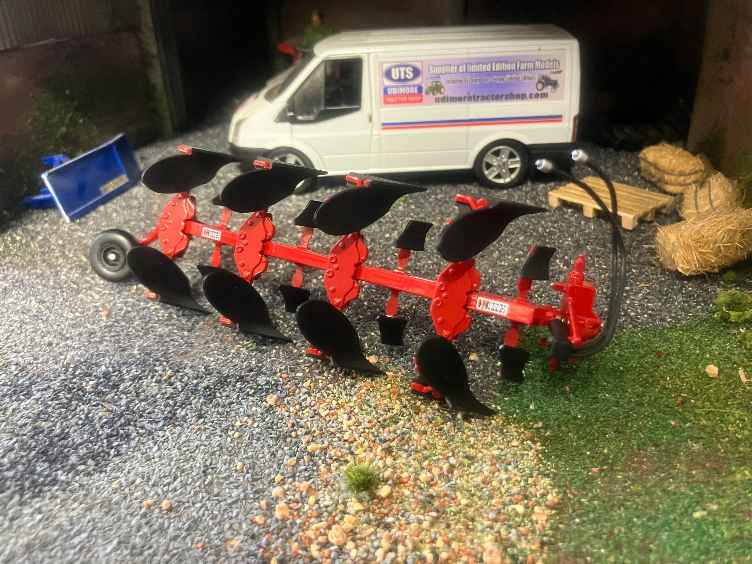 REP103 Replicagri CASE IH 155 4 Furrow Plough 1:32 scale Boxed ...