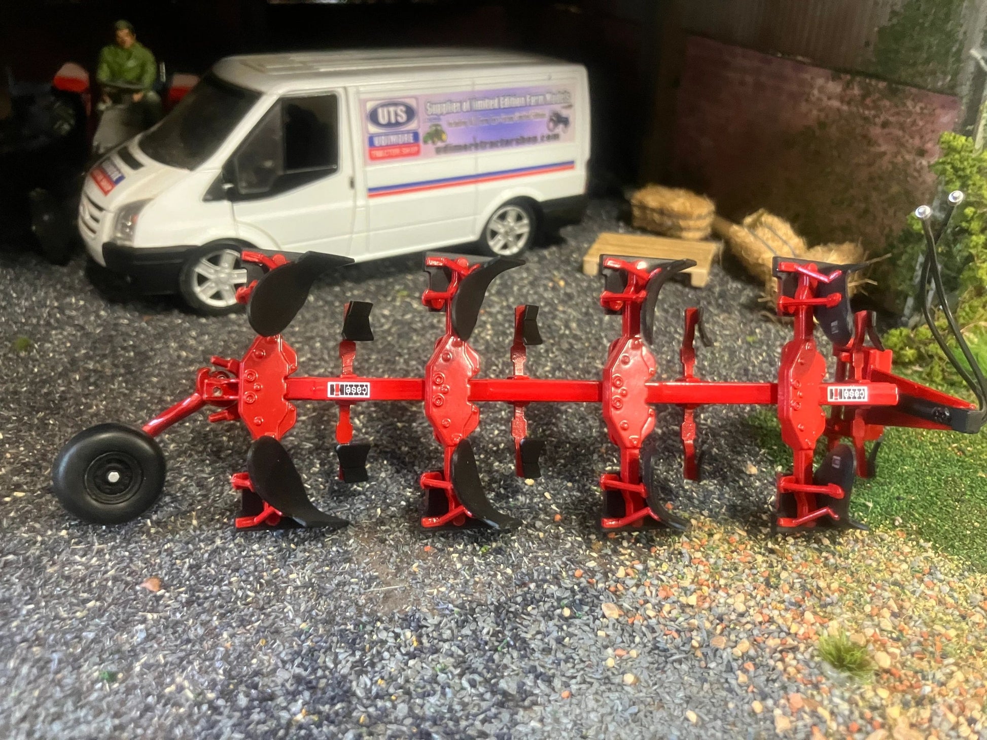 REP103 Replicagri CASE IH 155 4 Furrow Plough 1:32 scale Boxed Image 4