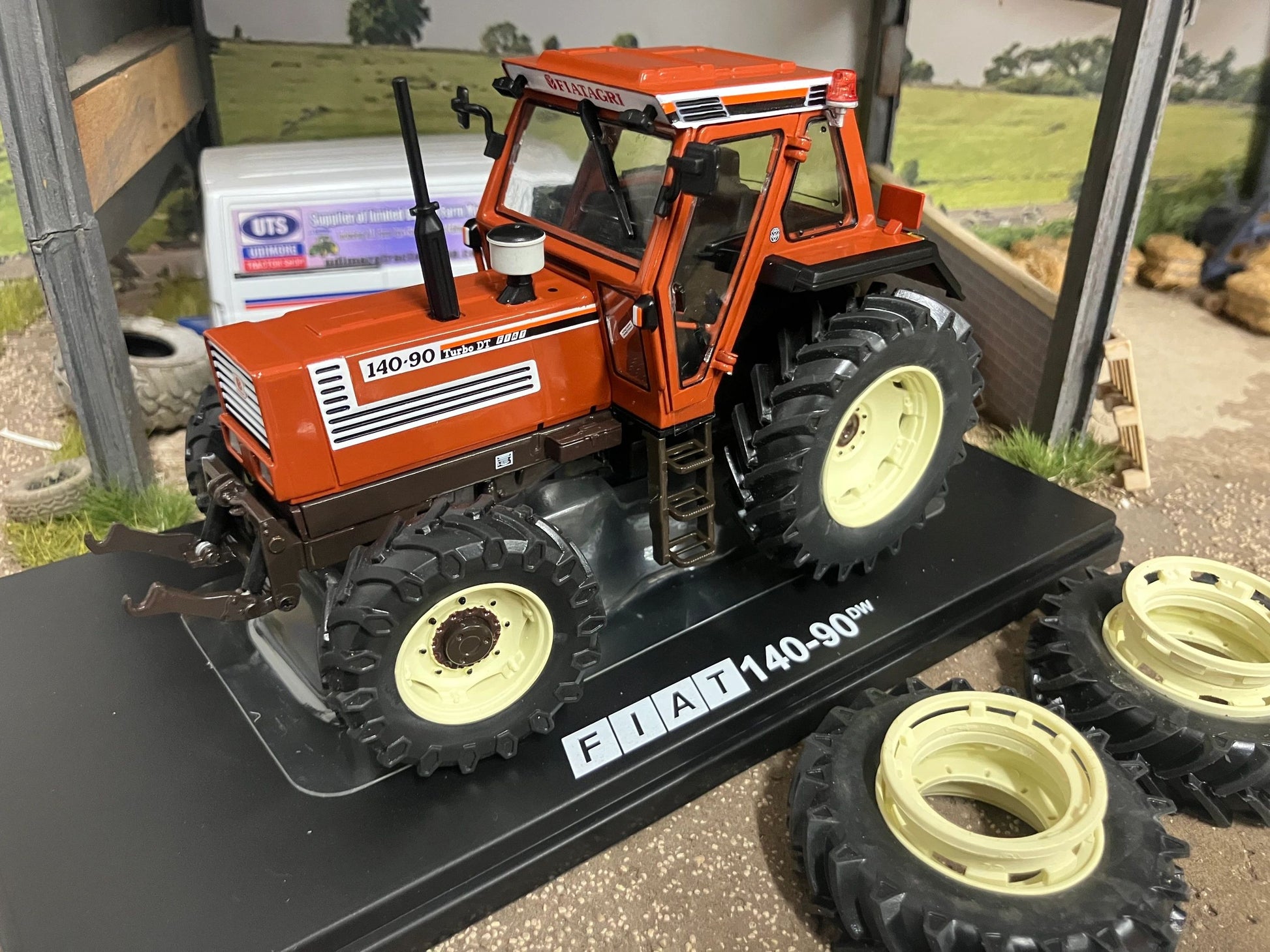 REP117 Replicagri Fiat 140-90 DT with duals tractor 1:32 scale Boxed Image 2