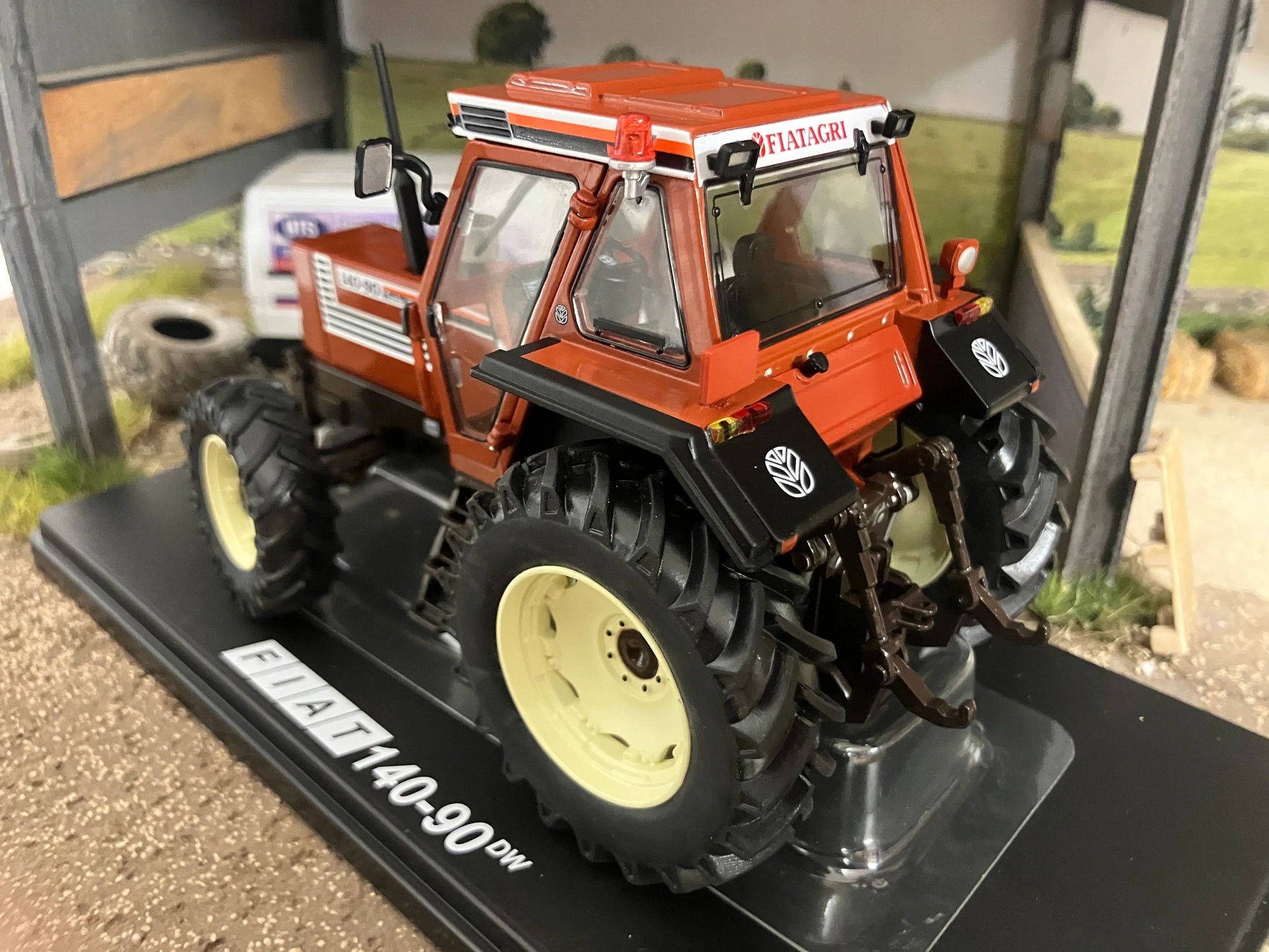 REP117 Replicagri Fiat 140-90 DT with duals tractor 1:32 scale Boxed Image 5