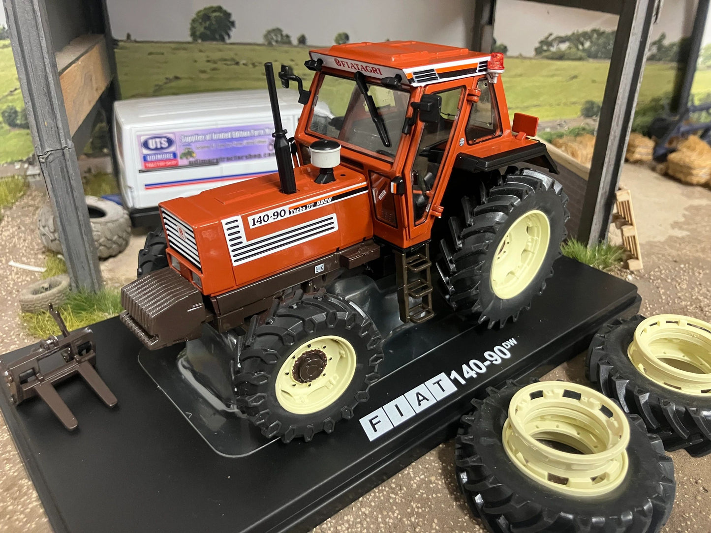 REP117 Replicagri Fiat 140-90 DT with duals tractor 1:32 scale Boxed Image 7