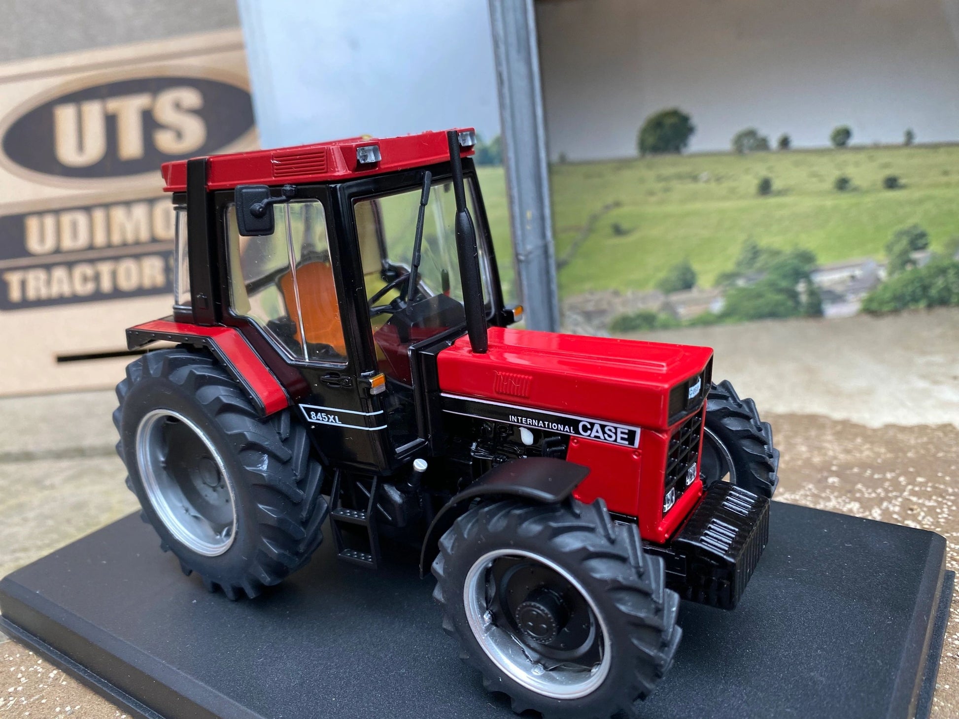 REP129 Replicagri CASE International 845XL Black/Red tractor 1:32 scale Boxed Image
