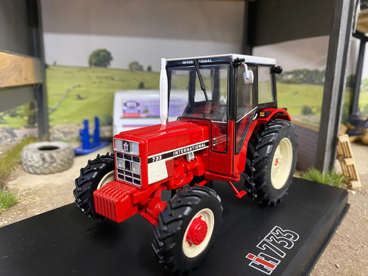 REP184 Replicagri International 733 4wd tractor 1:32 scale Boxed Image