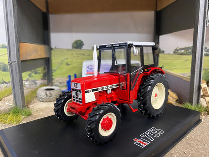 REP184 Replicagri International 733 4wd tractor 1:32 scale Boxed Image 5