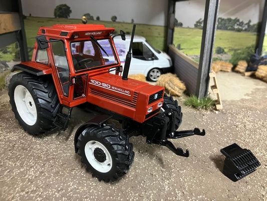 REP197 Replicagri New Holland 100-90 tractor 1:32 scale Boxed Image 2