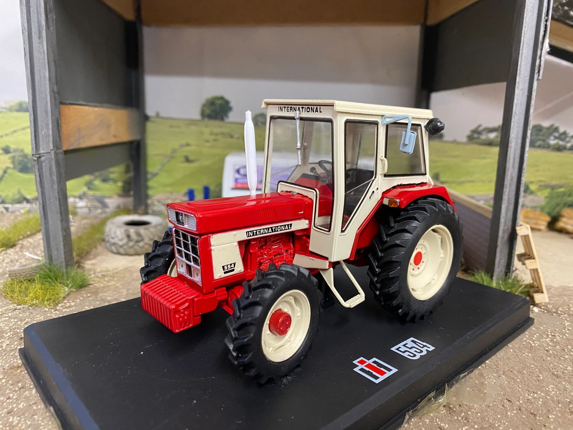 REP199 Replicagri International 554 4wd tractor 1:32 scale Boxed Image