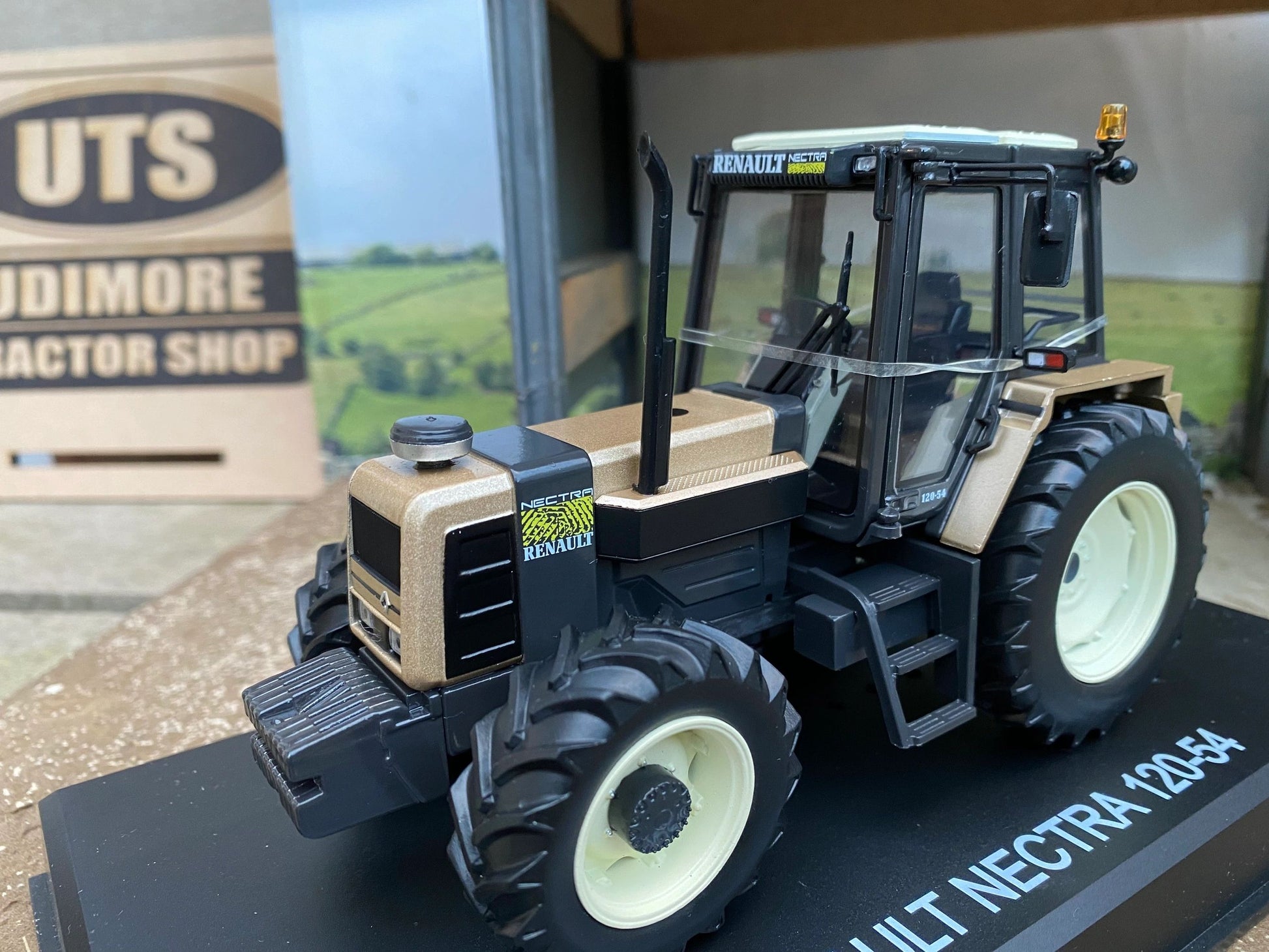 REP219 Replicagri Renault 120-54 TZ Nectra Limited Edition tractor 1:32 scale Boxed Image 2