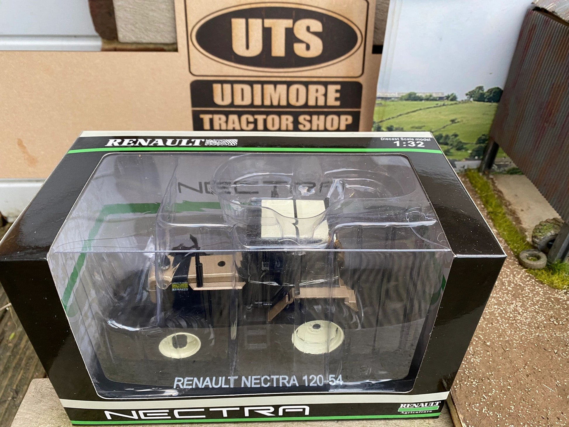 REP219 Replicagri Renault 120-54 TZ Nectra Limited Edition tractor 1:32 scale Boxed Image 5
