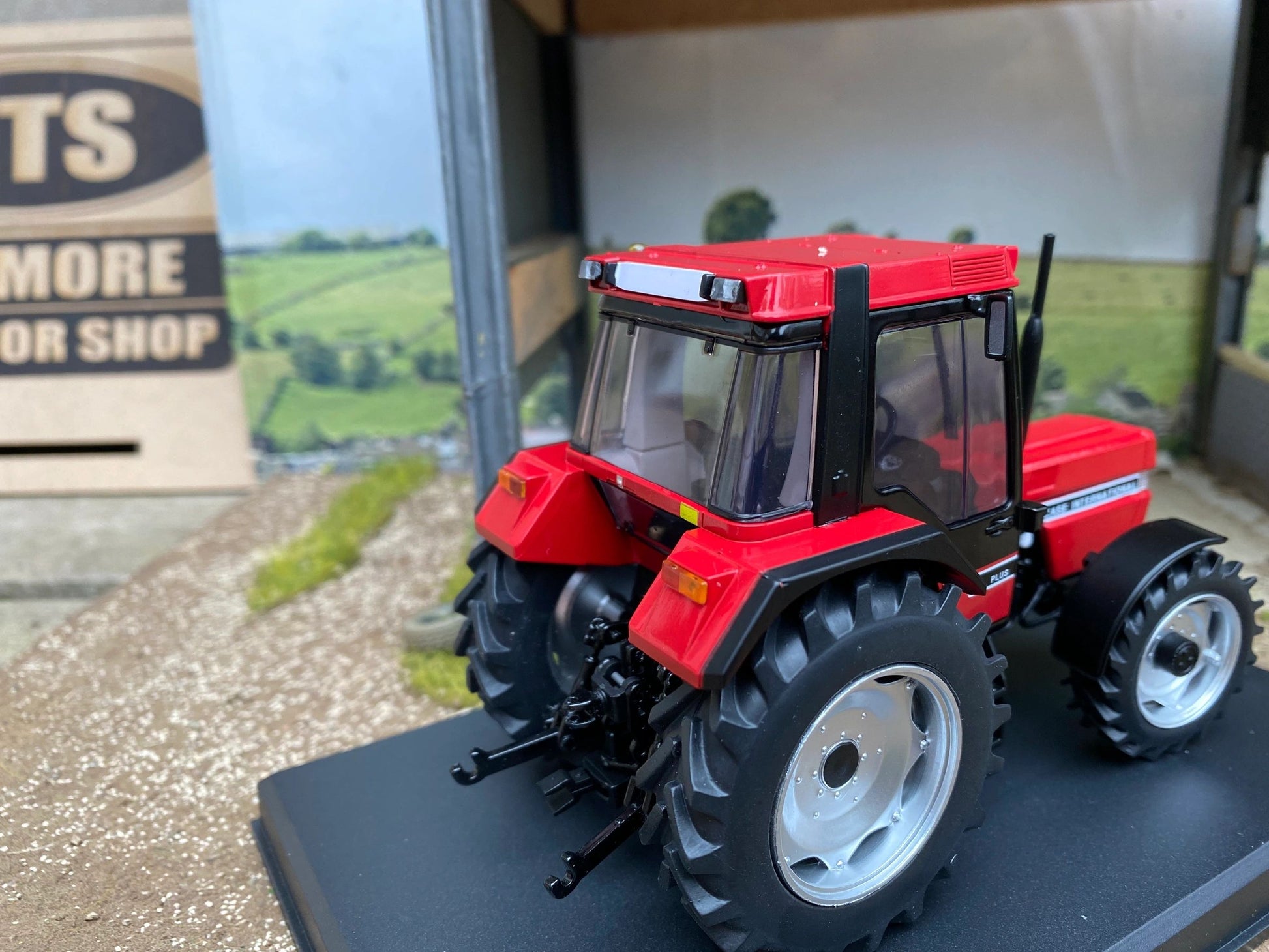 REP234 Replicagri CASE IH 845XL Plus tractor 1:32 scale Boxed Image 3