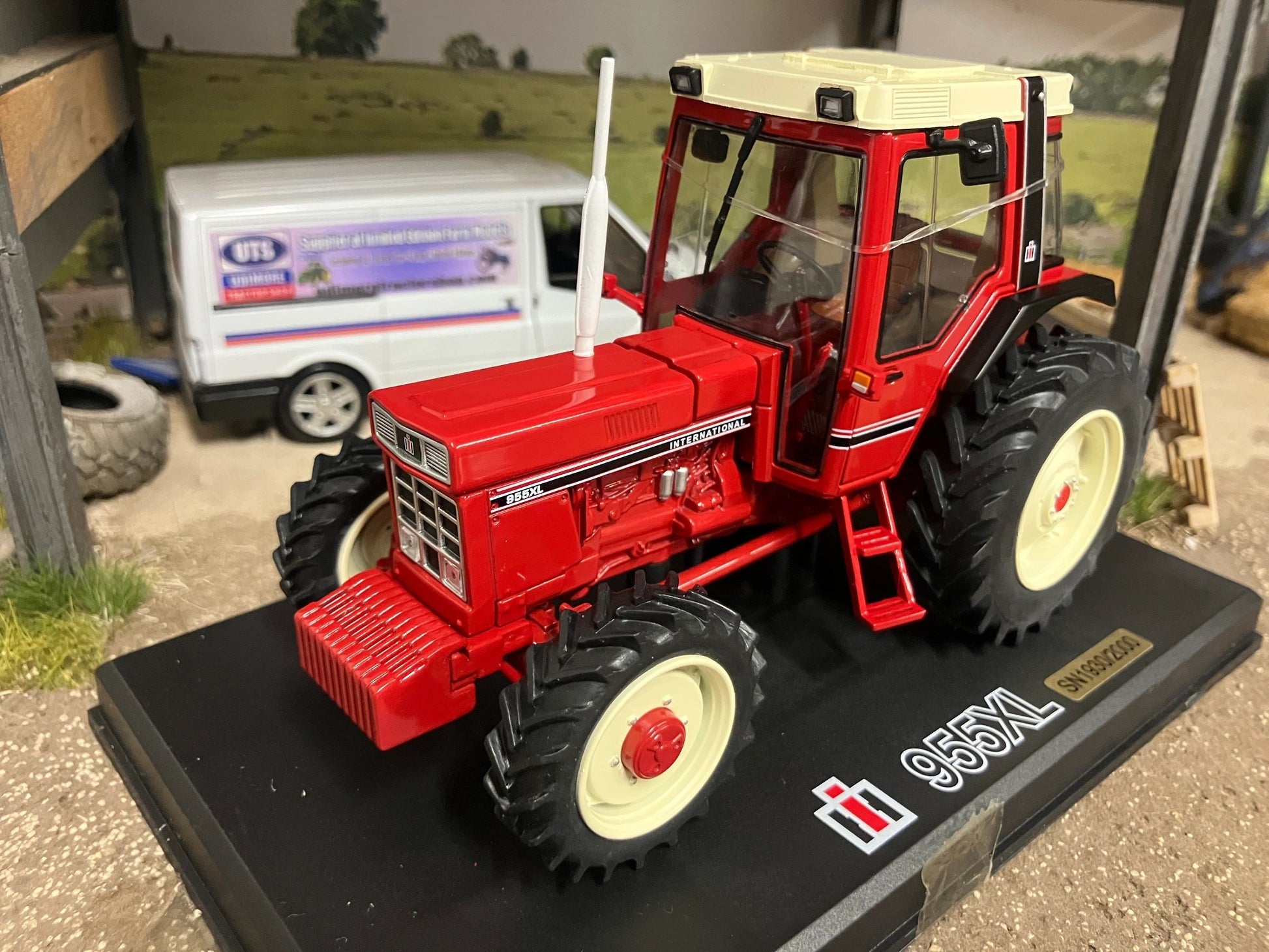 REP247 Replicagri International 955 XL 4wd tractor 1:32 scale Boxed Image
