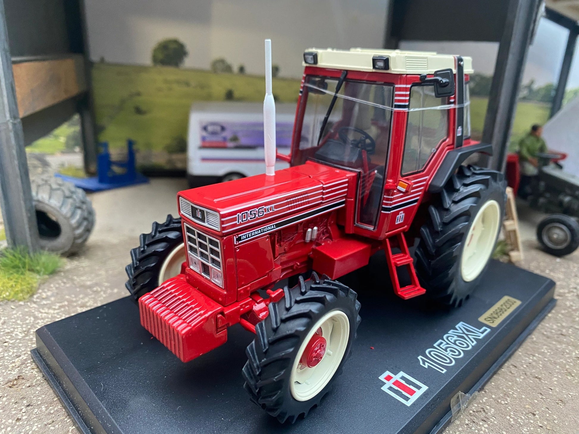 REP248 Replicagri International 1056 XL tractor 1:32 scale Boxed Image