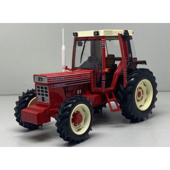 REP248 Replicagri International 1056 XL tractor 1:32 scale Boxed Image 5