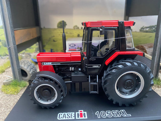 REP249 Replicagri CASE International 1056 XL tractor 1:32 scale Boxed Image 2