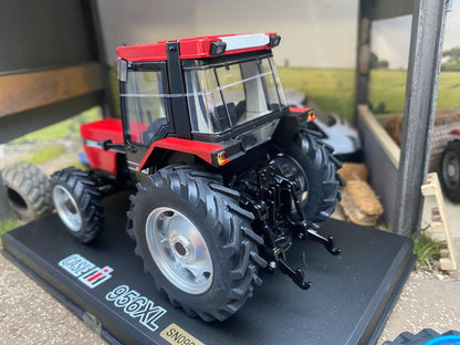 REP250 Replicagri CASE International 956 XL tractor 1:32 scale Boxed Image 4