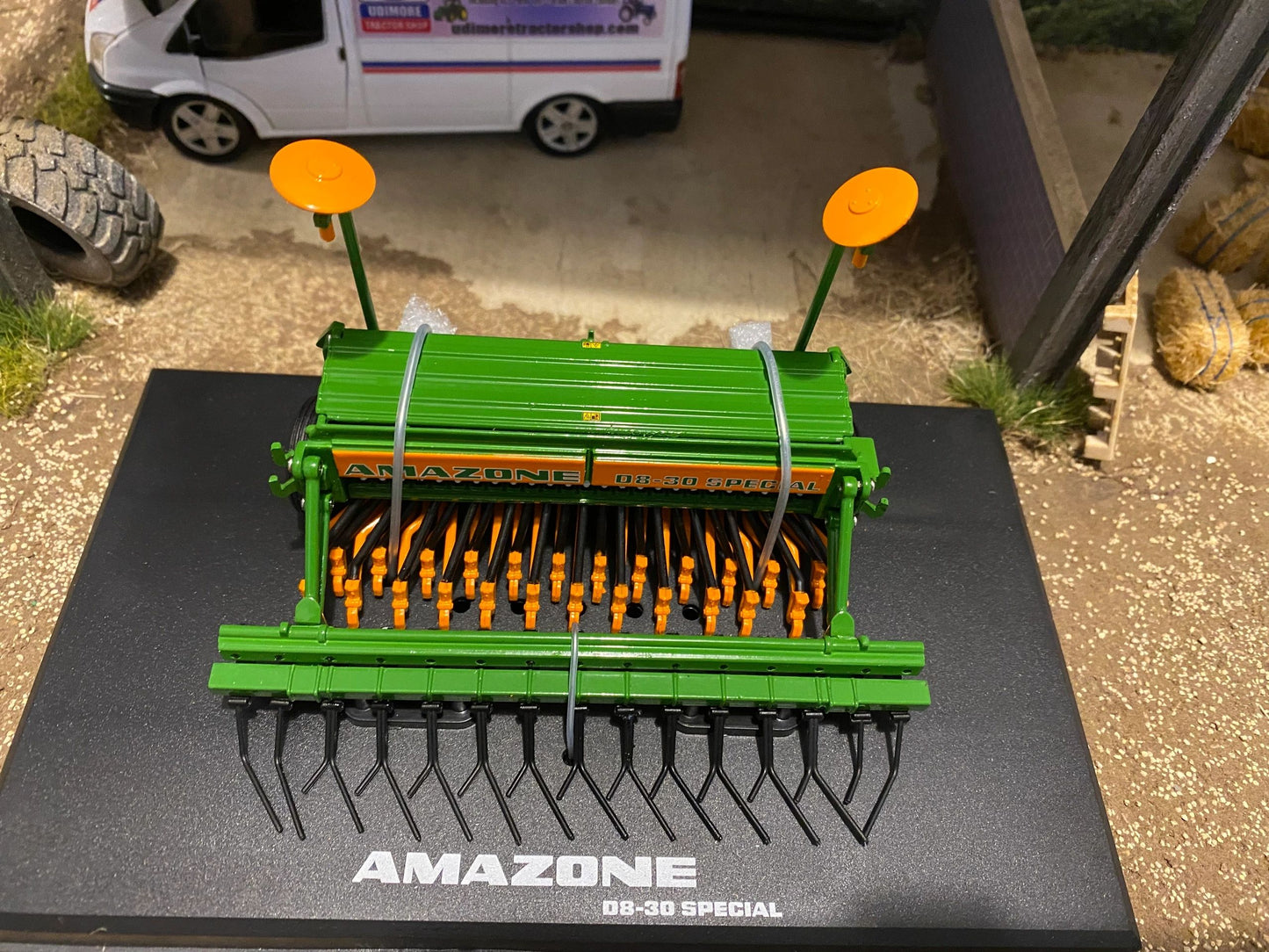 REP253 Replicagri Amazone D8-30 Seed Drill 1:32 scale Boxed Image 3