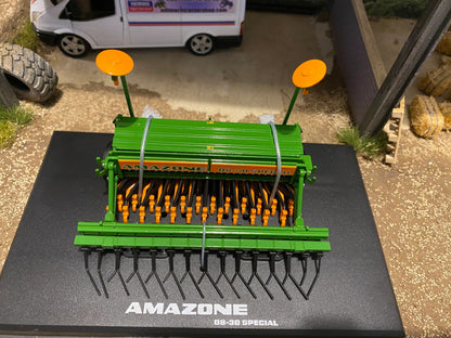 REP253 Replicagri Amazone D8-30 Seed Drill 1:32 scale Boxed Image 3