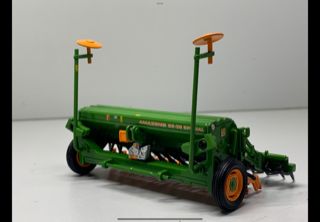 REP253 Replicagri Amazone D8-30 Seed Drill 1:32 scale Boxed Image 5