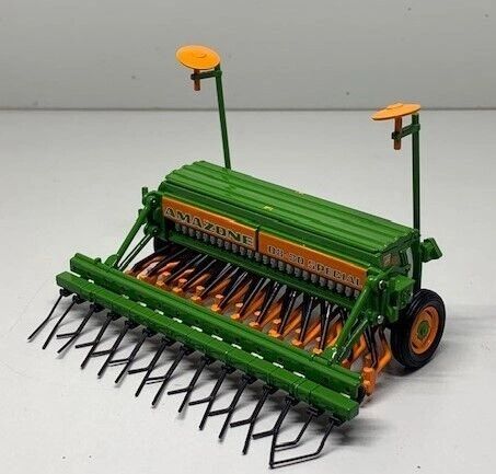 REP253 Replicagri Amazone D8-30 Seed Drill 1:32 scale Boxed Image 6