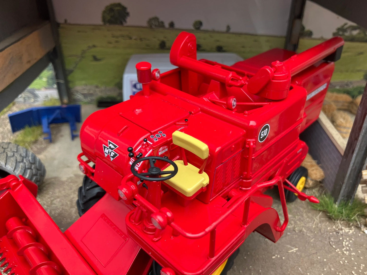 REP283 Replicagri Massey Ferguson 510 Combine Harvester Gen 2 with detachable header trailer Stunning in 1:32 scale Image 7