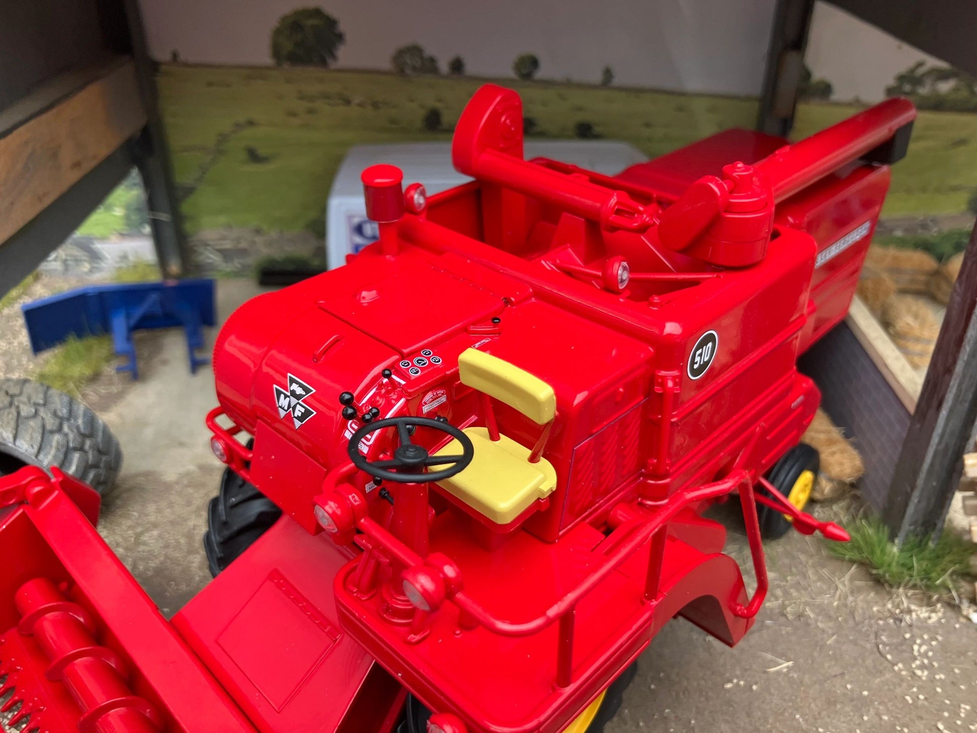 REP283 Replicagri Massey Ferguson 510 Combine Harvester Gen 2 with detachable header trailer Stunning in 1:32 scale Image 7