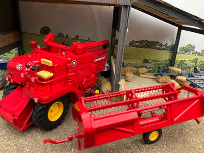 REP283 Replicagri Massey Ferguson 510 Combine Harvester Gen 2 with detachable header trailer Stunning in 1:32 scale Image 8