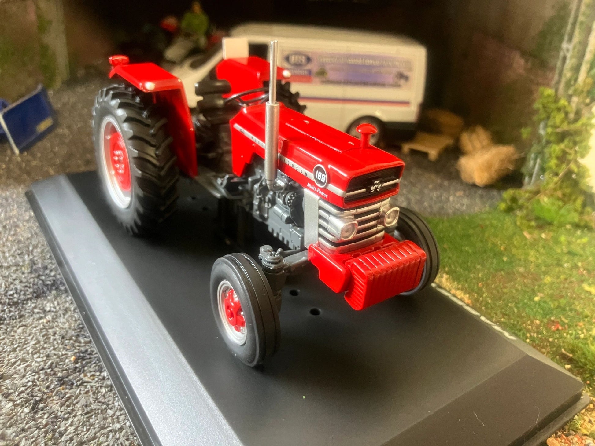 REP510 Replicagri Massey Ferguson 188 2WD Tractor Boxed 1:32 scale Image 3