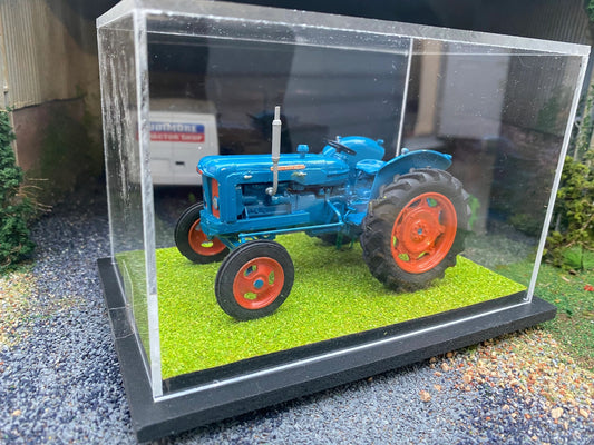 SCALEdown Handbuilt Fordson Major 2wd Tractor 1:32 scale Display case COLLECTION ONLY Image 2