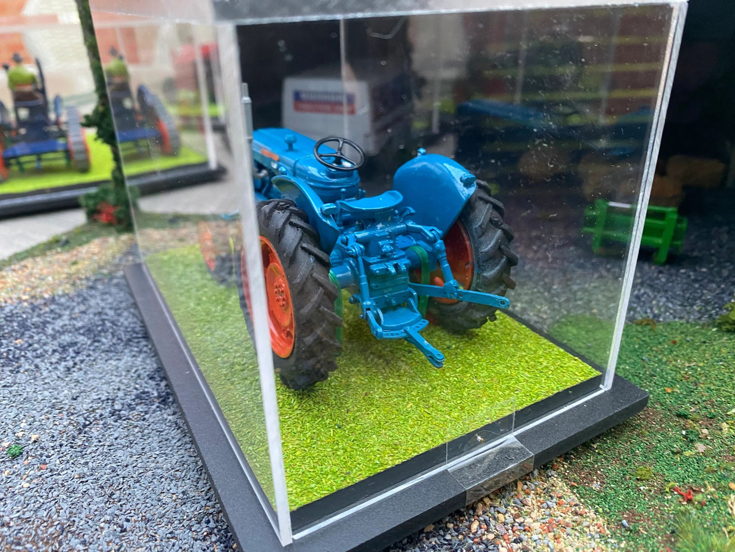 SCALEdown Handbuilt Fordson Major 2wd Tractor 1:32 scale Display case COLLECTION ONLY Image 5