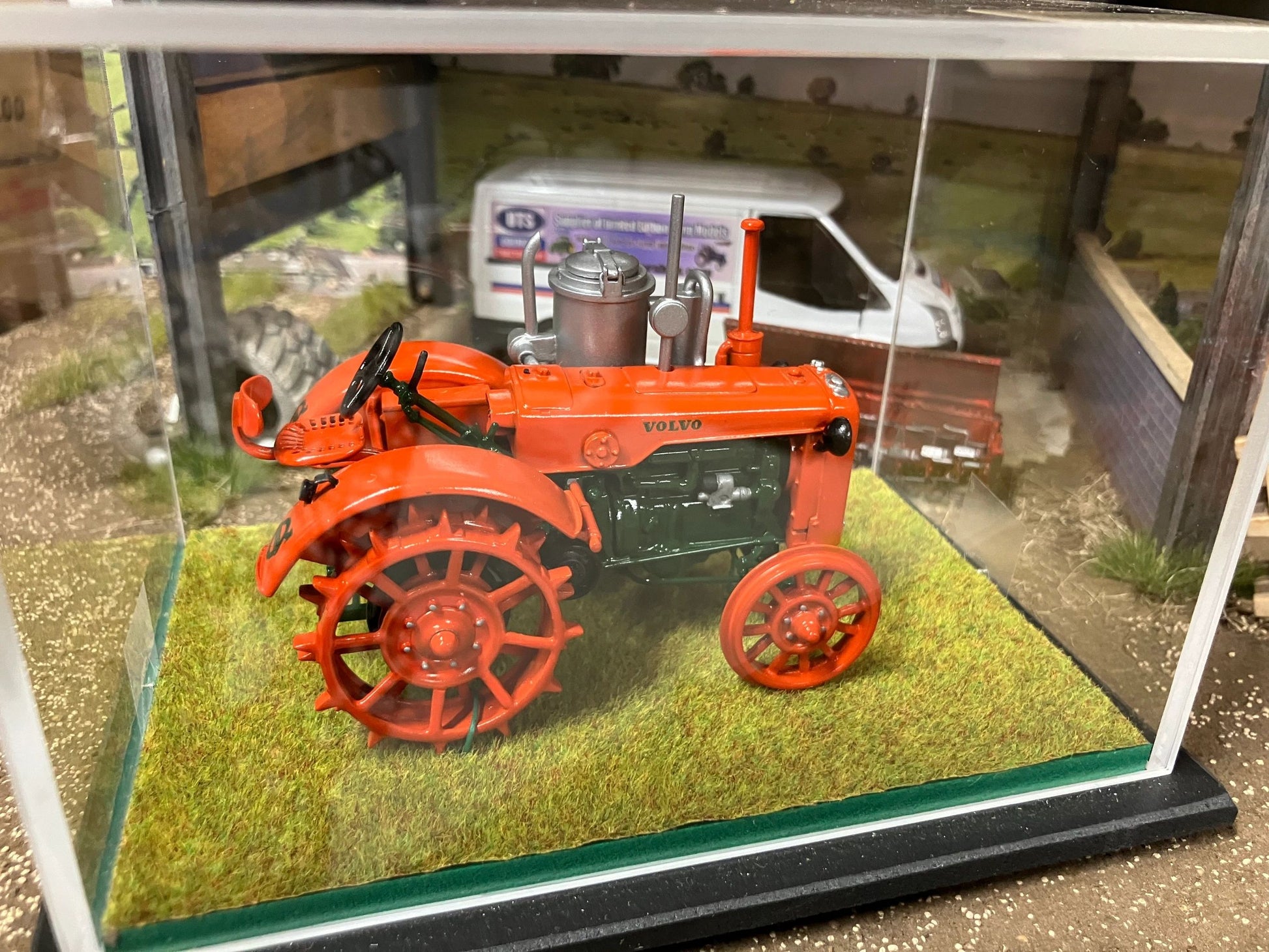 SCALEdown Handbuilt T048 Wartime Volvo Burning Gas Tractor 1:32 scale Display case COLLECTION ONLY Image 4