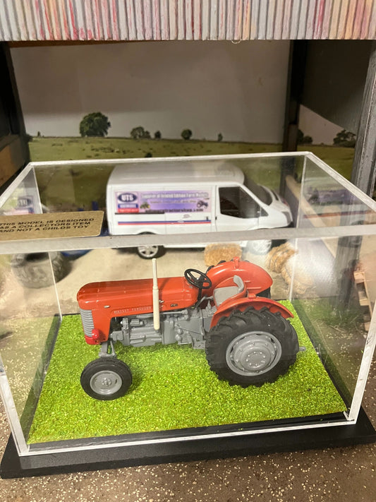 SCALEdown Handbuilt T065 Massey Ferguson 65 2wd Tractor 1:32 scale Display case COLLECTION ONLY Image