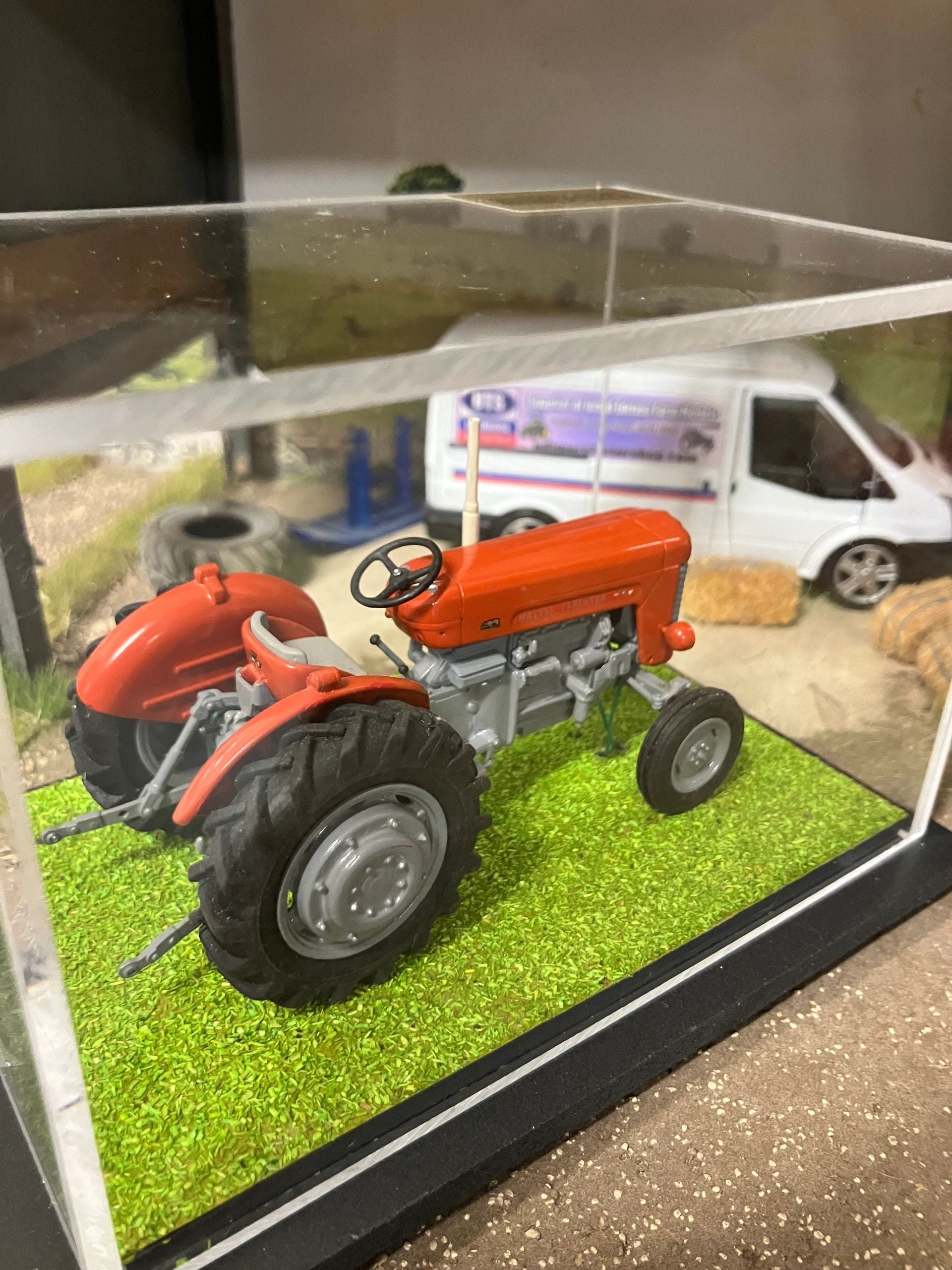 SCALEdown Handbuilt T065 Massey Ferguson 65 2wd Tractor 1:32 scale Display case COLLECTION ONLY Image 7