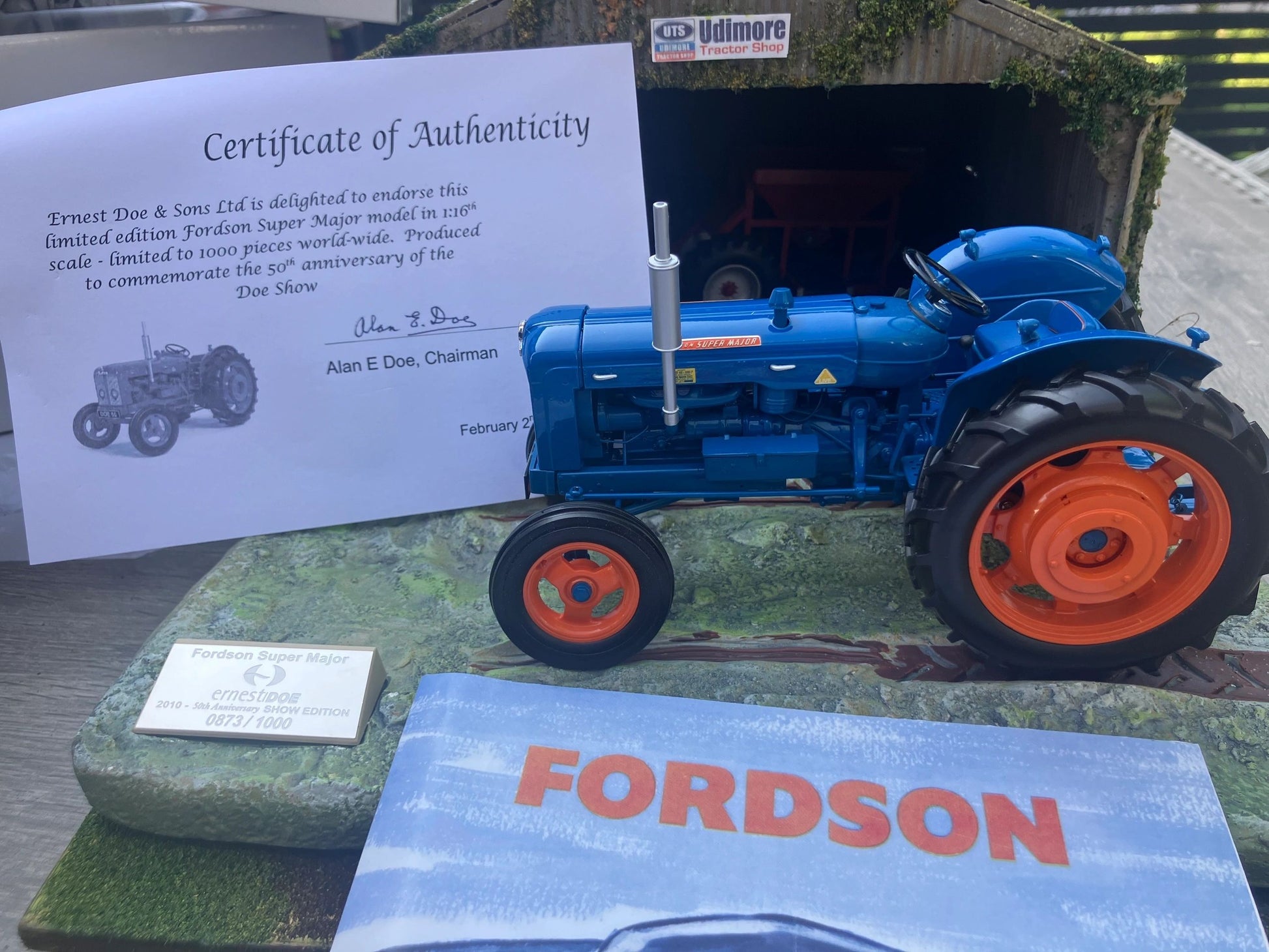 SPECIAL MODEL DOE 2010 show edition 2883 Universal Hobbies Fordson Super Major tractor BOXED 1:16 scale Image