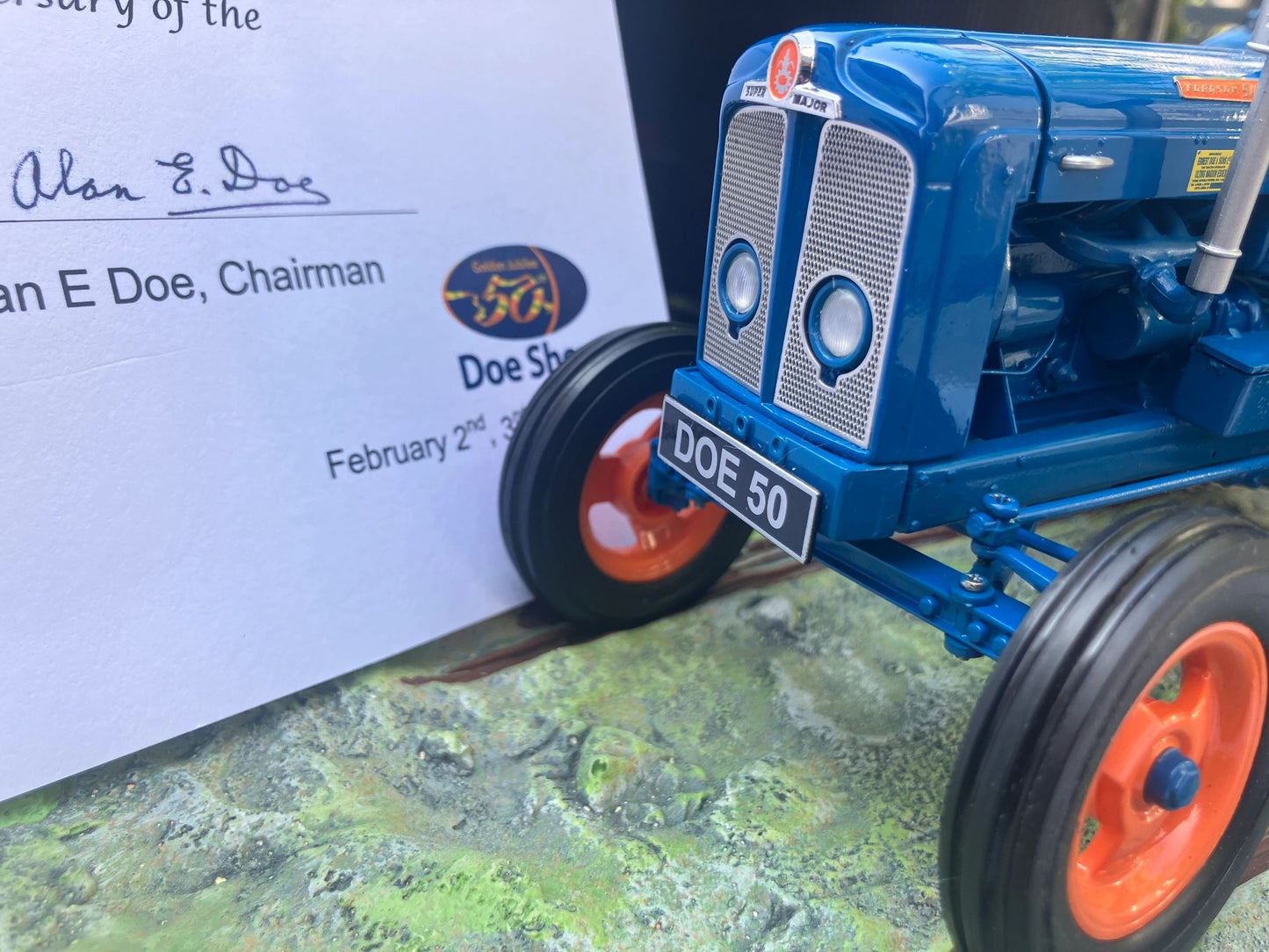 SPECIAL MODEL DOE 2010 show edition 2883 Universal Hobbies Fordson Super Major tractor BOXED 1:16 scale Image 6