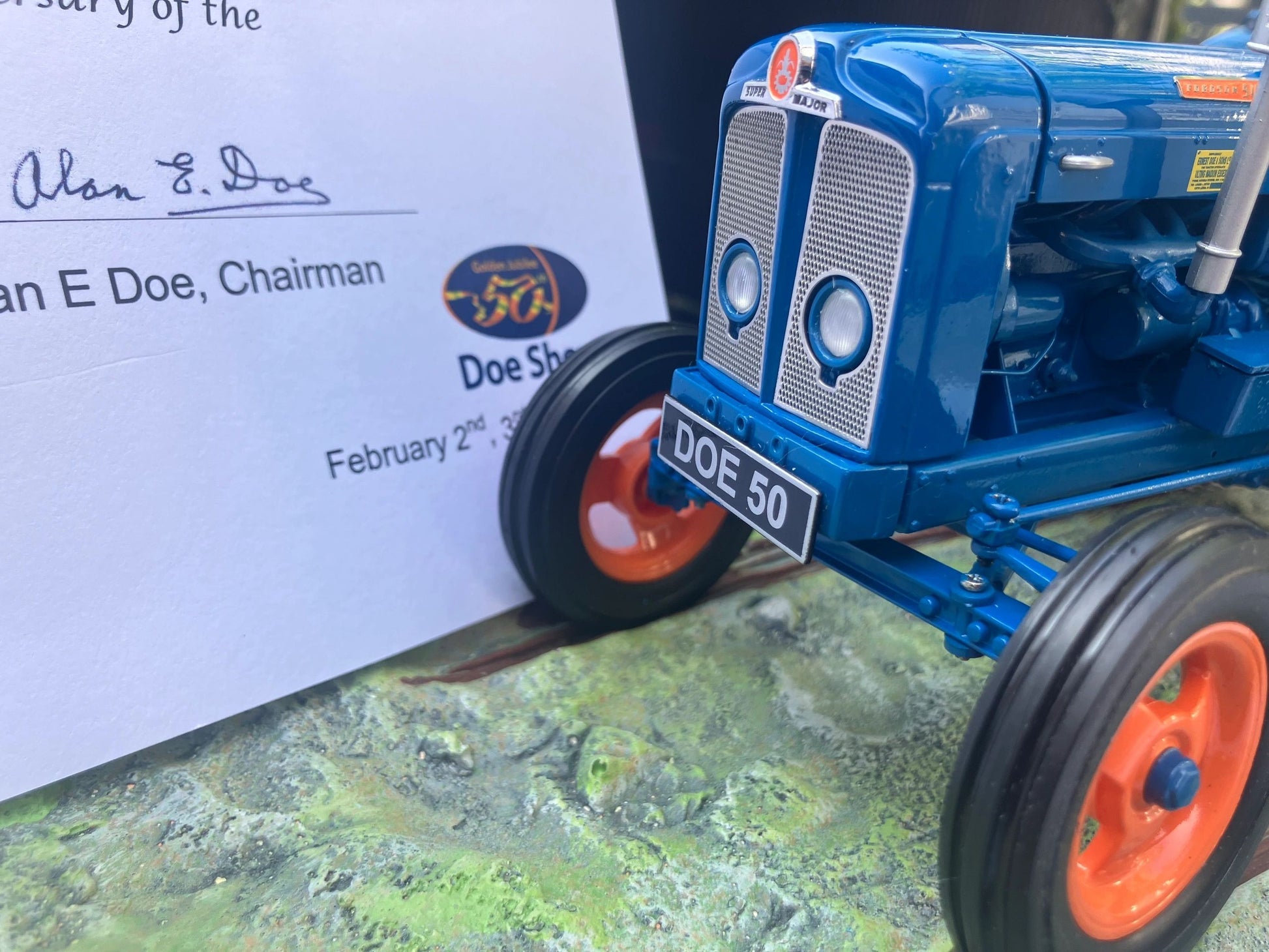 SPECIAL MODEL DOE 2010 show edition 2883 Universal Hobbies Fordson Super Major tractor BOXED 1:16 scale Image 6