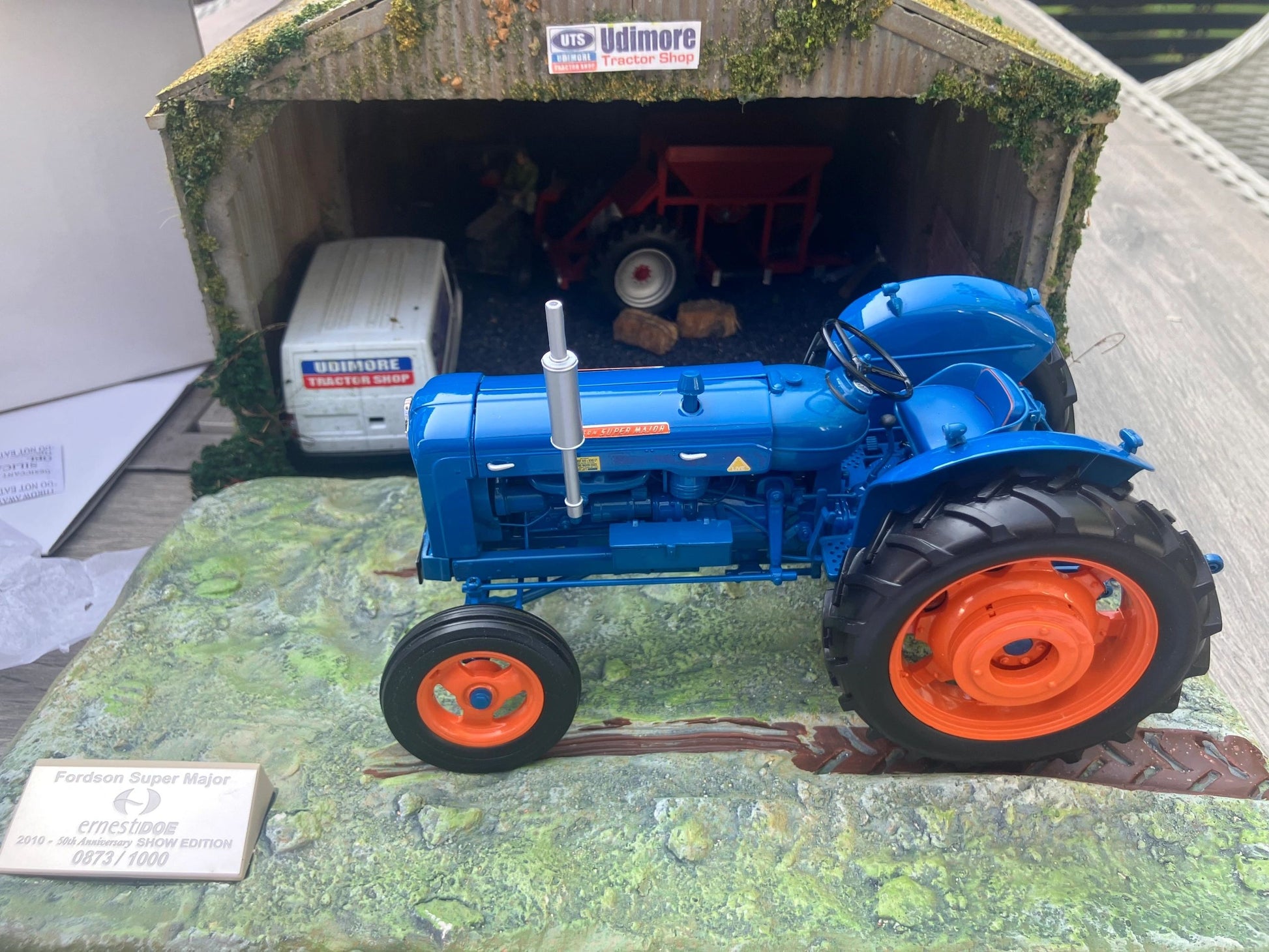SPECIAL MODEL DOE 2010 show edition 2883 Universal Hobbies Fordson Super Major tractor BOXED 1:16 scale Image 8
