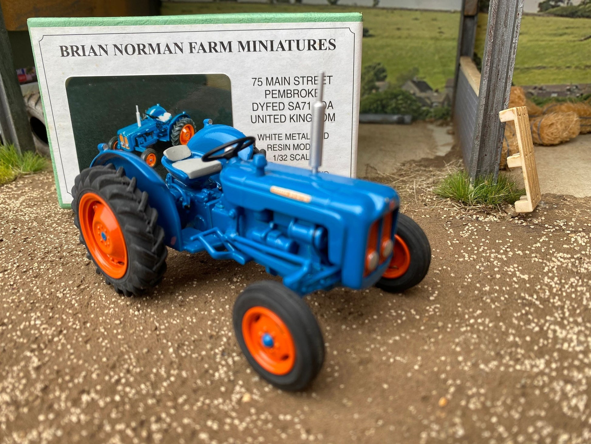 Scratch built Brian Norman Farm Miniatures Fordson Dexta Tractor 1:32 Scale Image 3