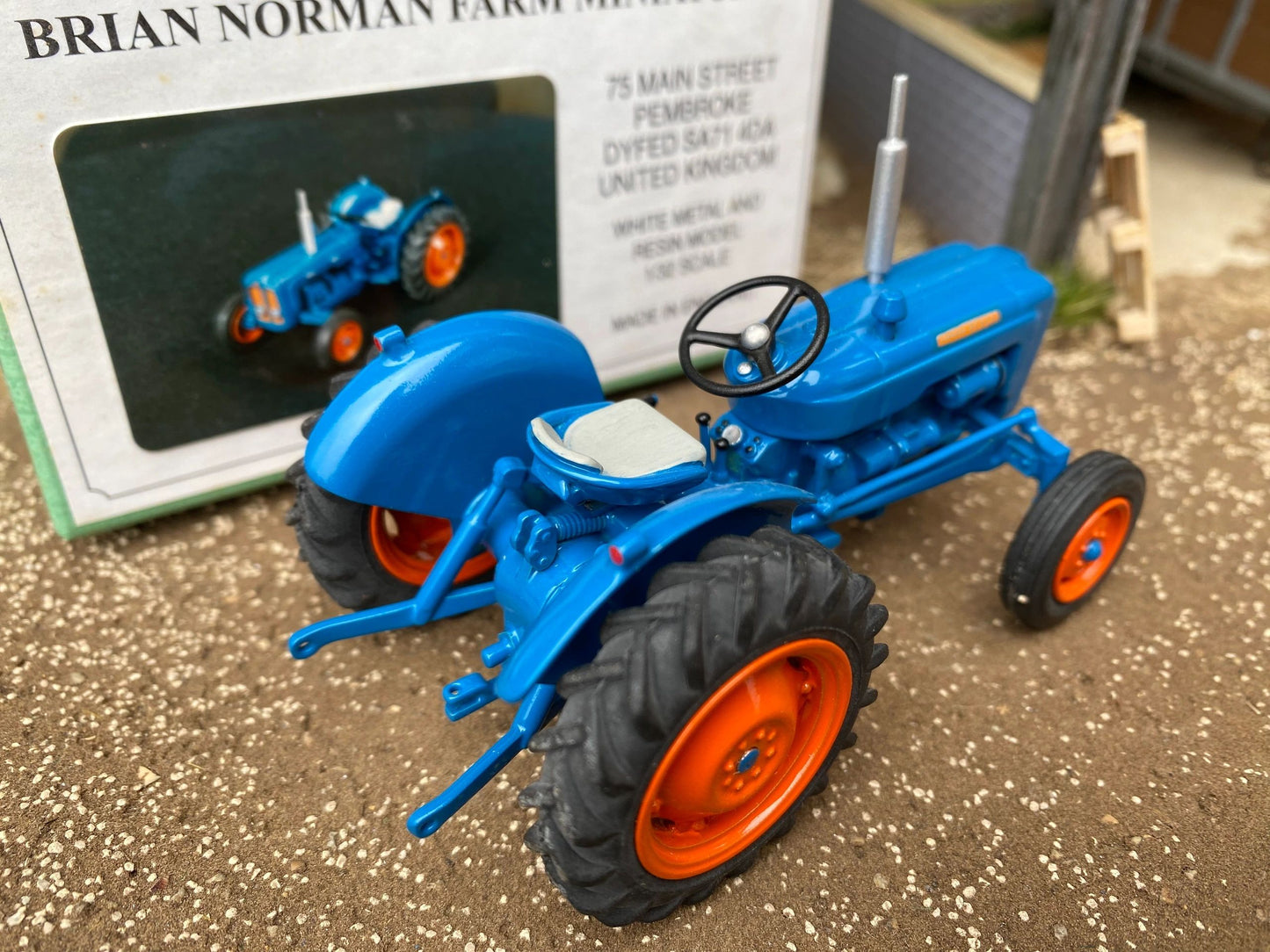 Scratch built Brian Norman Farm Miniatures Fordson Dexta Tractor 1:32 Scale Image 5