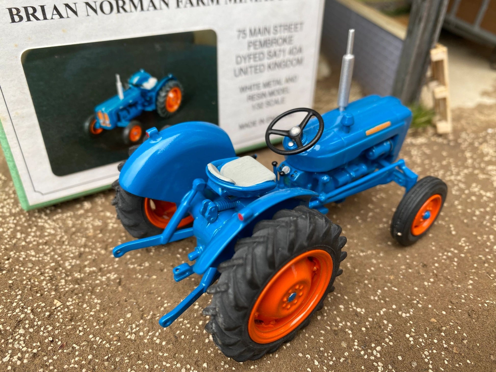 Scratch built Brian Norman Farm Miniatures Fordson Dexta Tractor 1:32 Scale Image 5