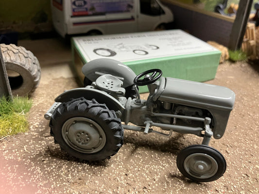 Scratch built Brian Norman Miniatures Ferguson TE 20 Tractor Limited Edition 1:32 scale Image 2
