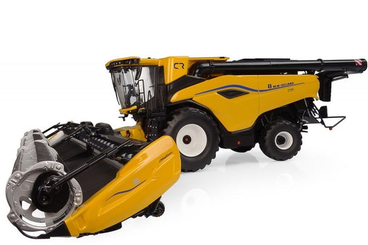 NEW HOLLAND CR11 Combine Harvester 1:32 scale Universal Hobbies UH7237