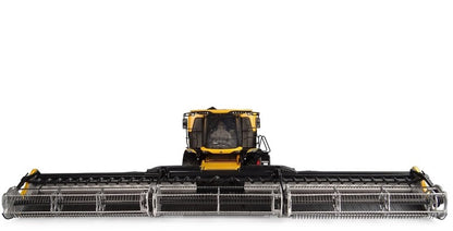 NEW HOLLAND CR11 Combine Harvester 1:32 scale Universal Hobbies UH7237