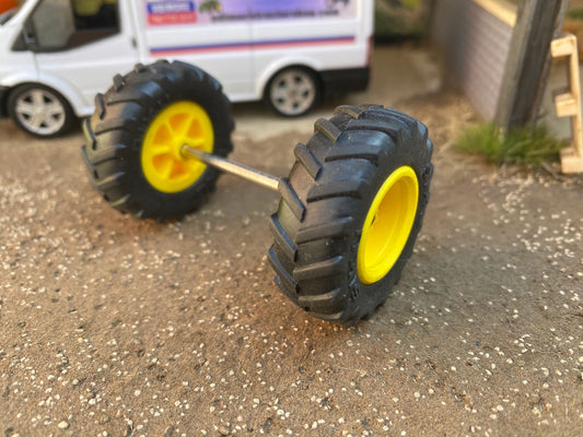 Set of 2 wheels 1:32 scale 40mm x 14.5mm Image
